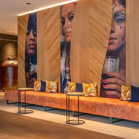 Courtyard By Marriott Otel