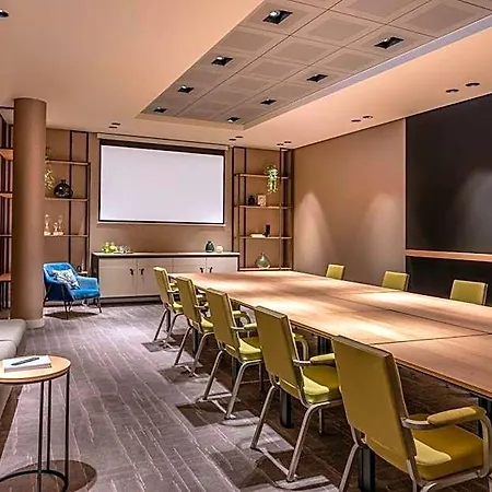 Szálloda Courtyard By Marriott Köln