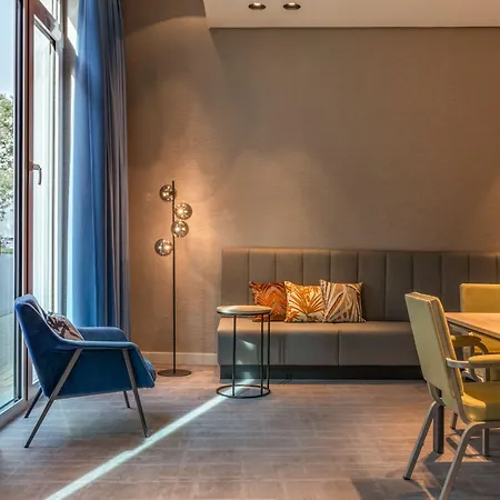 Szálloda Courtyard By Marriott Köln