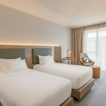 Courtyard By Marriott 4*