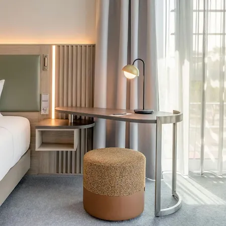 Courtyard By Marriott Hotel