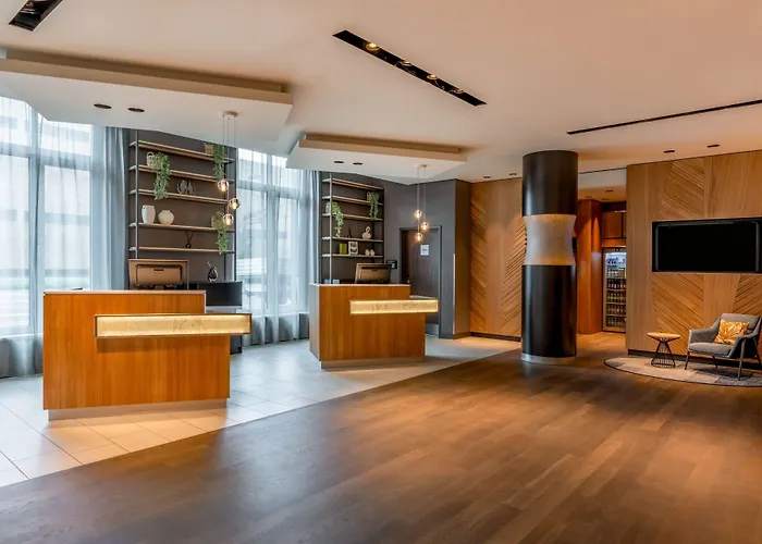 Courtyard By Marriott Hotel