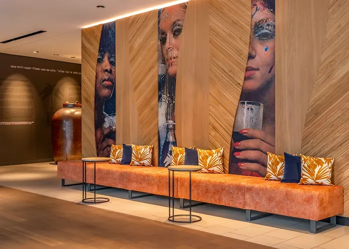 Otel Courtyard By Marriott Köln