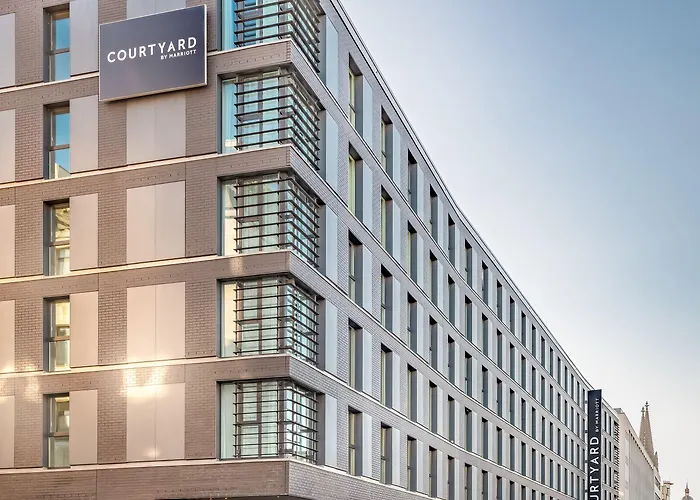 Otel Courtyard By Marriott 4*