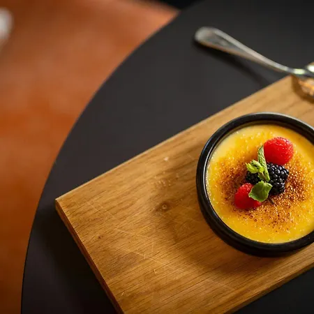 Courtyard By Marriott Hotel