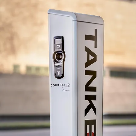 Courtyard By Marriott Hotel Colonia