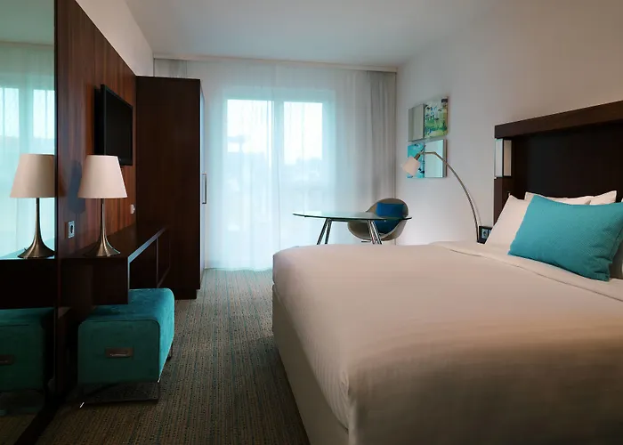 Courtyard By Marriott Hotel